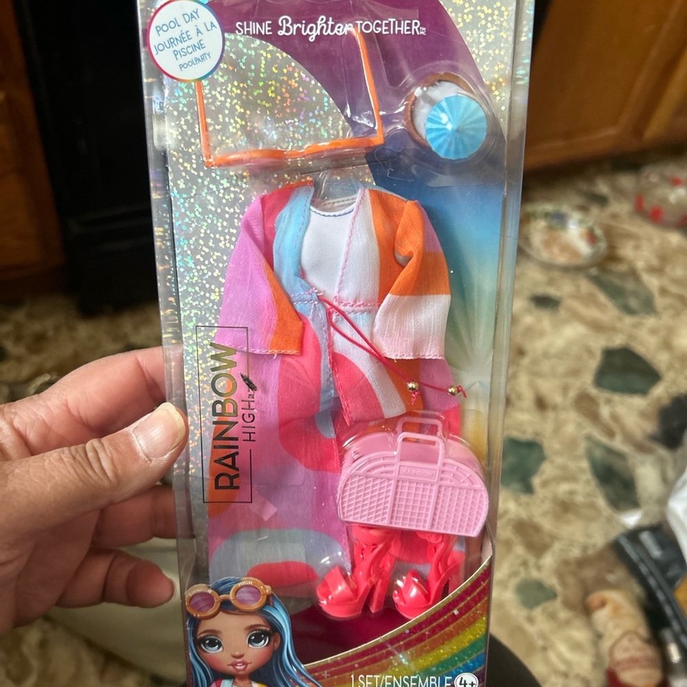 Nib rainbow high doll outfit